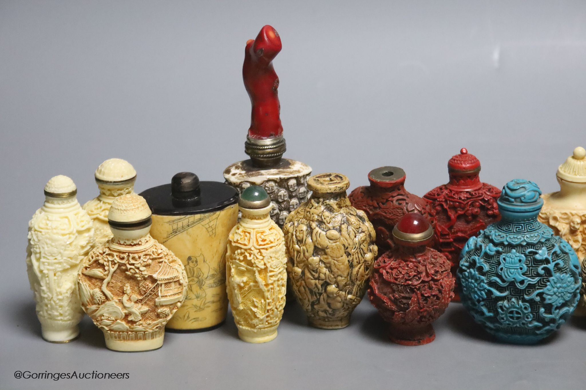 Mixed Chinese composition snuff bottles